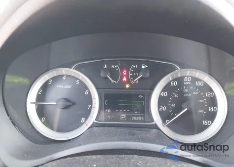 2015 Nissan Sentra Sr z USA, uszkodzony, nr VIN 3N1AB7AP5FY267607